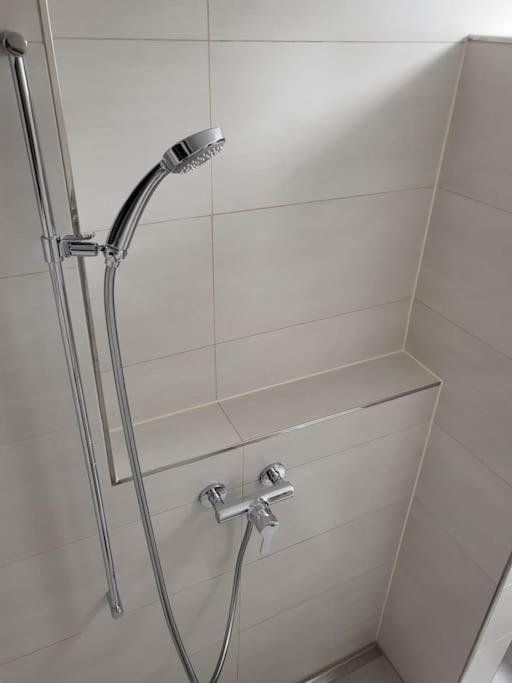 Schoene Einliegerwohnung 200M Vom Wasser Entfernt 슈타인암라인 외부 사진