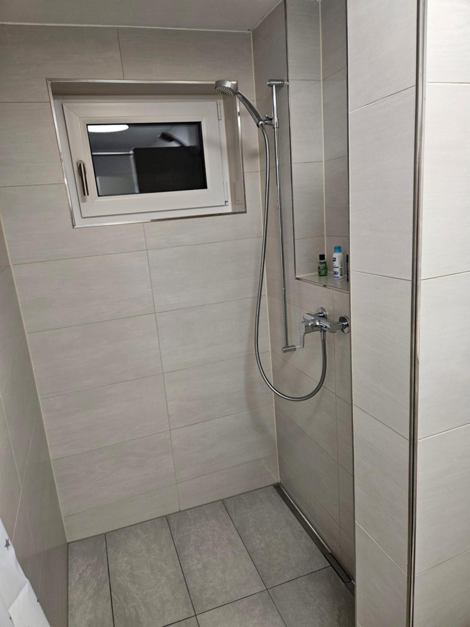 Schoene Einliegerwohnung 200M Vom Wasser Entfernt 슈타인암라인 외부 사진
